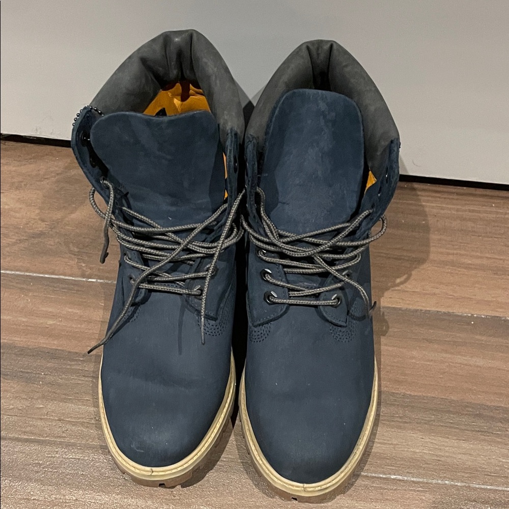Timberland Men's Blue Suede Boots - Size 9